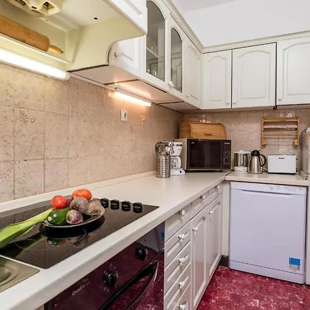 Lovely In Barbat Barbat na Rabu