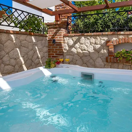 In Barbat With Outdoor Swimming Pool * Barbat na Rabu