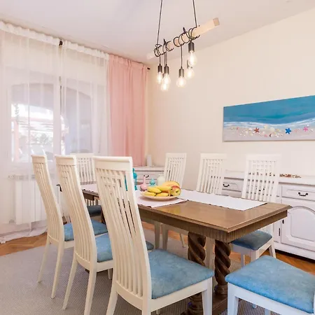 Lovely In Barbat בית נופש